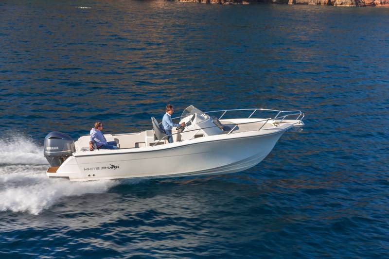 WHITE SHARK 240 SC DISPONIBLE DE SUITE